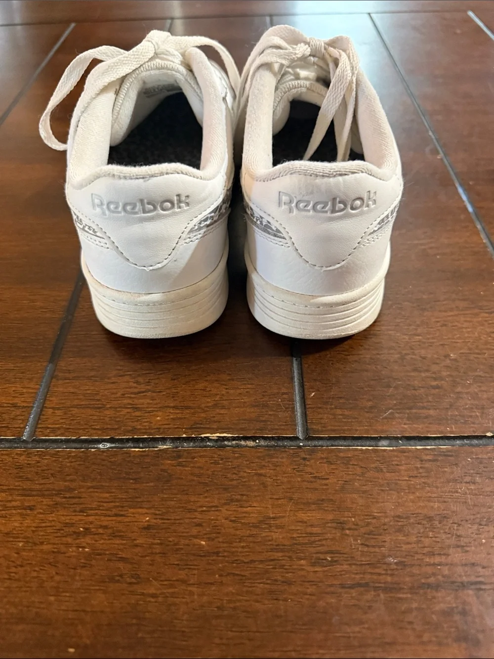 Reebok many white fit